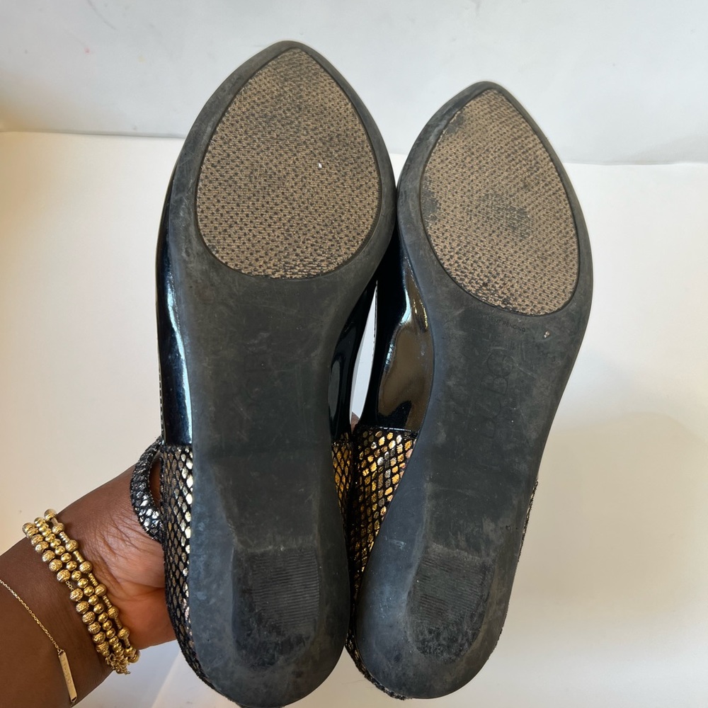 BCBG Paris Black Snakeskin Flats - Picture 5 of 7